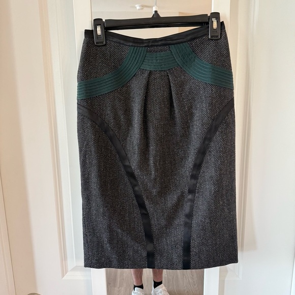 Women’s Etro Pencil Skirt Size 40 Color Black Grey - Picture 1 of 4